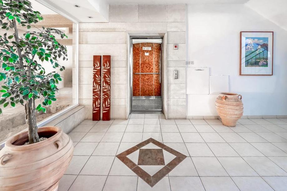 207 Kings Palace Seaview Paphos Exterior photo